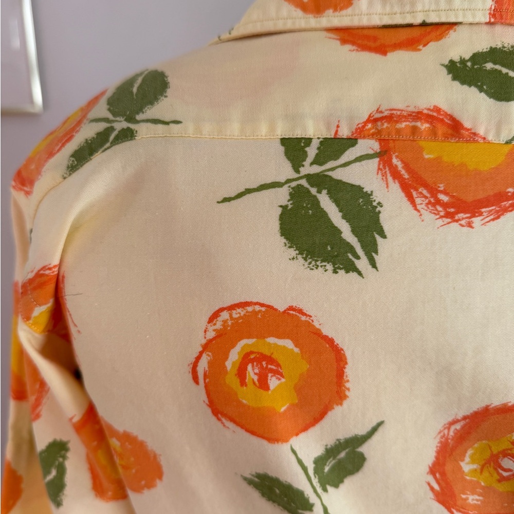 Vintage Floral Print Button-Up Women’s Top - Picture 6 of 7